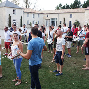Team Building percussions à Poitiers au séminaire Vinci Autoroutes 